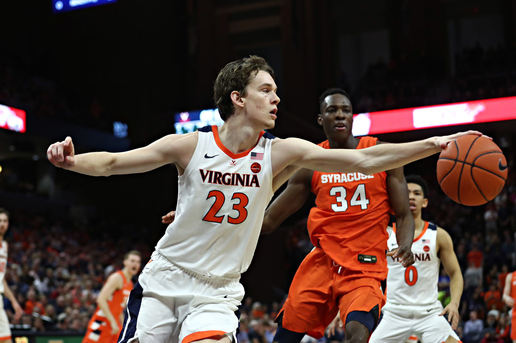 20200111_cdp_sports_uvahoops64.JPG